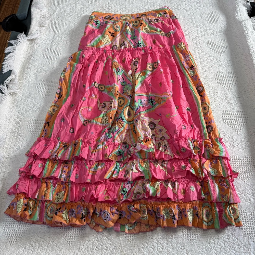 Rampage Floral Patterened Ruffle Bottomed Skirt (M)